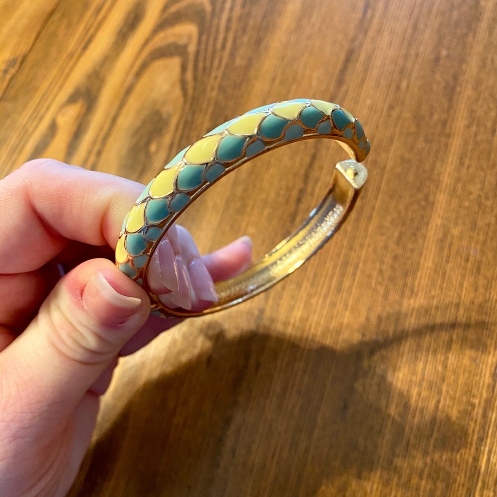 Hinge Closure Fish Bangle - Picture 4 of 4